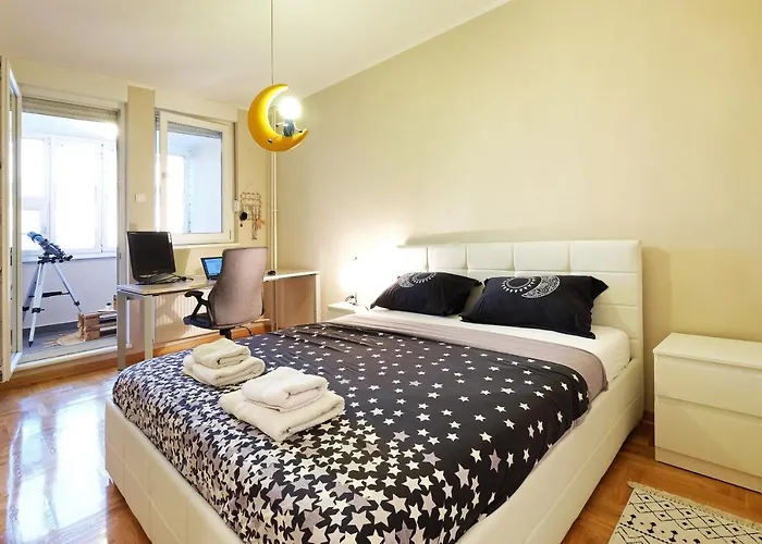 Sky City View Apartment & Big Terrace